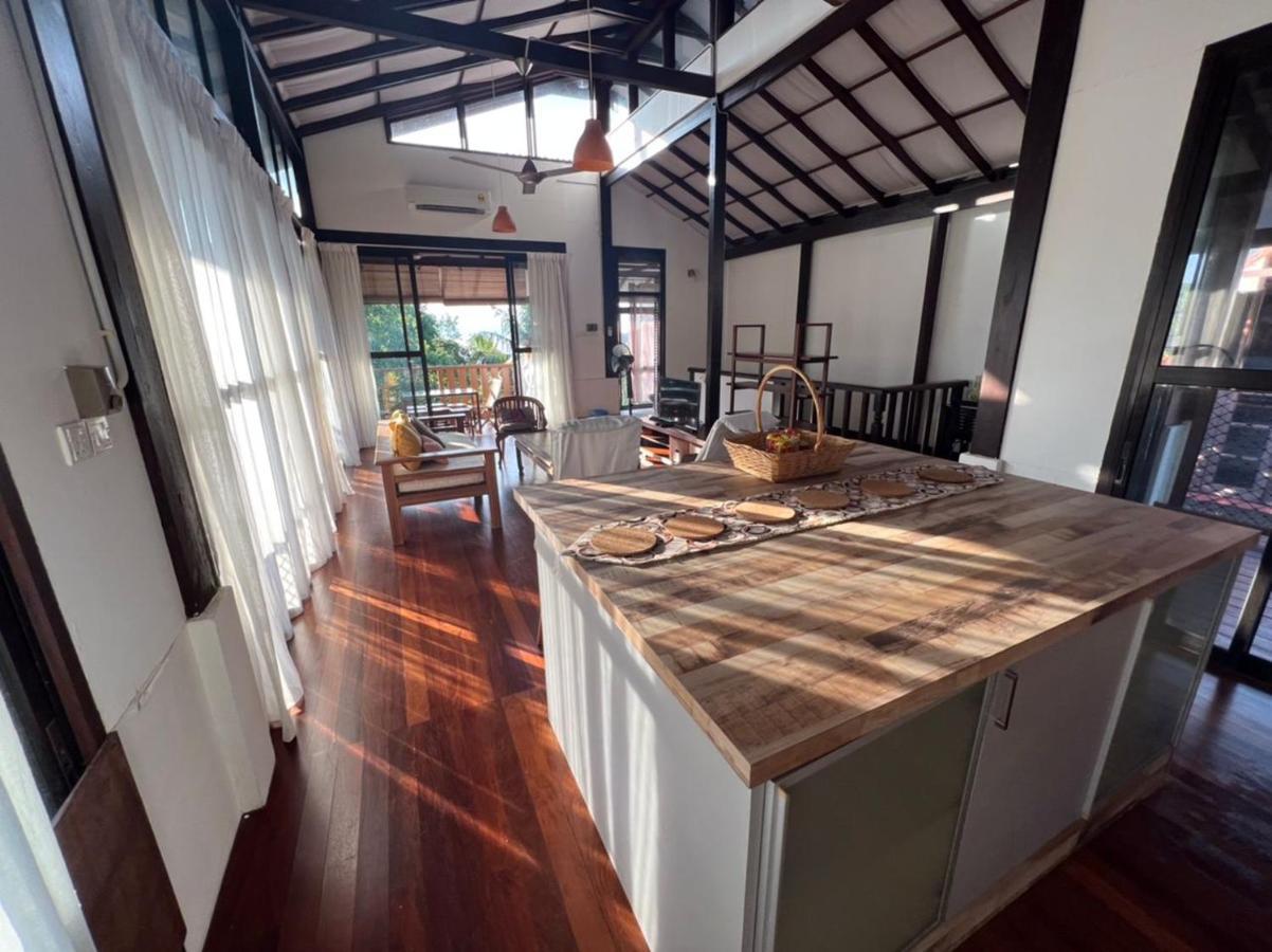 Gaze 2: Modern Tropical Seaview Villa Пантай-Сенанг Экстерьер фото